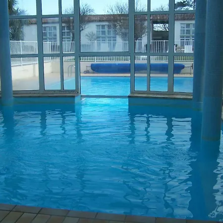 88 Les Gouverneurs Apartment *